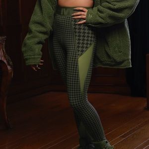 Brand new with tags Ivy Park / Adidas Medium green leggings.